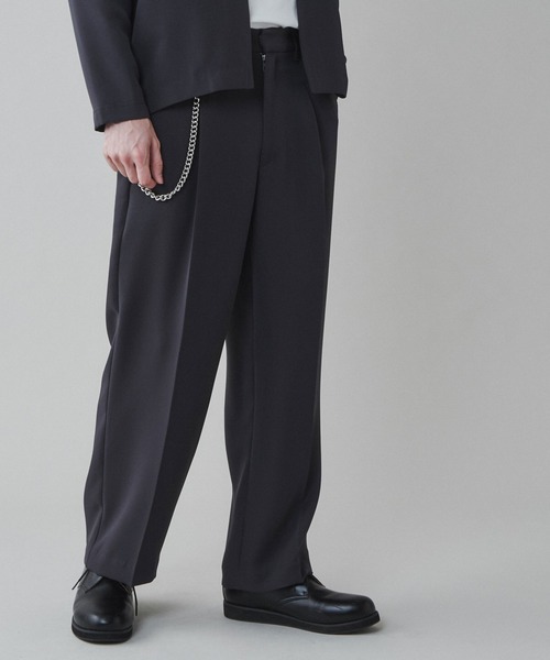 LUCY（ルーシー）の「LUCY/チェーン付きワイドスラックス（スラックス・メンズ・ダークグレー/パープル・MEDIUM/LARGE）」の2枚目の写真