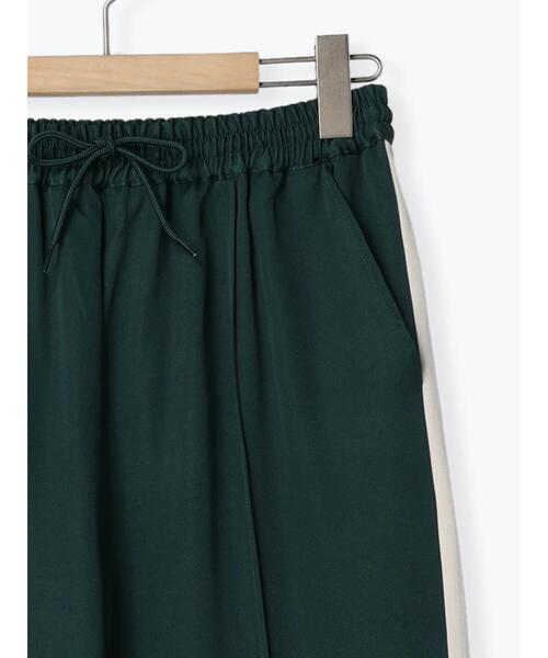 ehka sopo（エヘカソポ）の「サイドライントラックパンツ（その他パンツ・レディース・モカ/ネイビー/グリーン・F）」の17枚目の写真