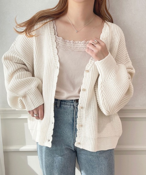 apres jour（アプレジュール）の「スカラップVネックカーディガン【ZOZOTOWN限定アイテム】（カーディガン/ボレロ・レディース・グレイッシュベージュ/ブラック/ライトピンク/オフホワイト・フリー/X-LARGE）」の6枚目の写真