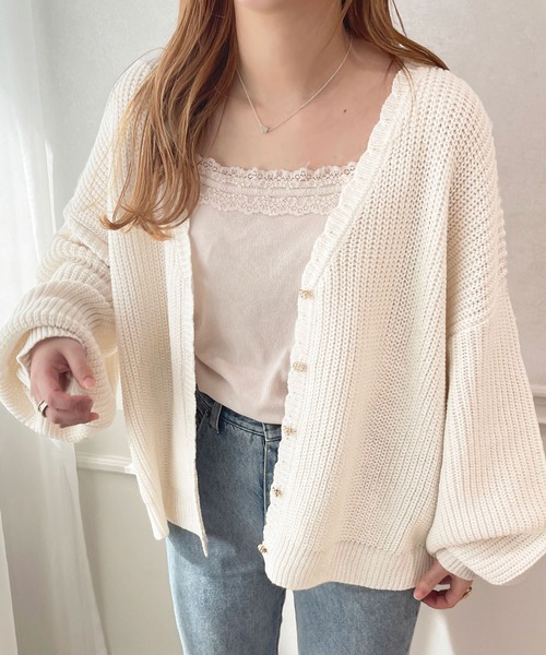 apres jour（アプレジュール）の「スカラップVネックカーディガン【ZOZOTOWN限定アイテム】（カーディガン/ボレロ・レディース・グレイッシュベージュ/ブラック/ライトピンク/オフホワイト・フリー/X-LARGE）」の7枚目の写真