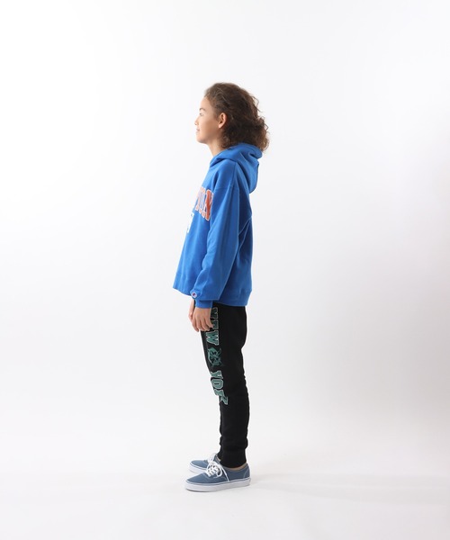 Champion（チャンピオン）の「【Champion/チャンピオン】キッズ スクールサイズ フーデッドスウェットシャツ（パーカー・キッズ・グレー/ブルー/オートミール/ブラック・150/160）」の5枚目の写真