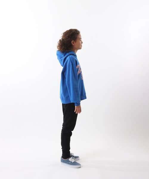 Champion（チャンピオン）の「【Champion/チャンピオン】キッズ スクールサイズ フーデッドスウェットシャツ（パーカー・キッズ・グレー/ブルー/オートミール/ブラック・150/160）」の7枚目の写真