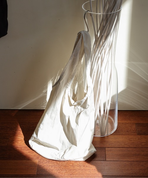 ULEULA（ウルア）の「ロゴ入りエコバック（エコバッグ/サブバッグ・レディース・アイボリー/ブラック・FREE）」の6枚目の写真