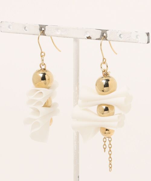 tone（トーン）の「【Beauty bell】PVCとチェーンピアス（ピアス（両耳用）・レディース・レッド/ブラック系その他/ホワイト/ホワイト系その他2/ブラック/ピンク系その他/イエロー・FREE）」の2枚目の写真