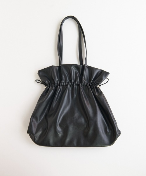 DISCOAT（ディスコート）の「【大容量/WEB限定】ドローコードサイドギャザートートバッグ《マチ付き》（トートバッグ・レディース・ブラック/ベージュ/シルバー・FREE）」の4枚目の写真