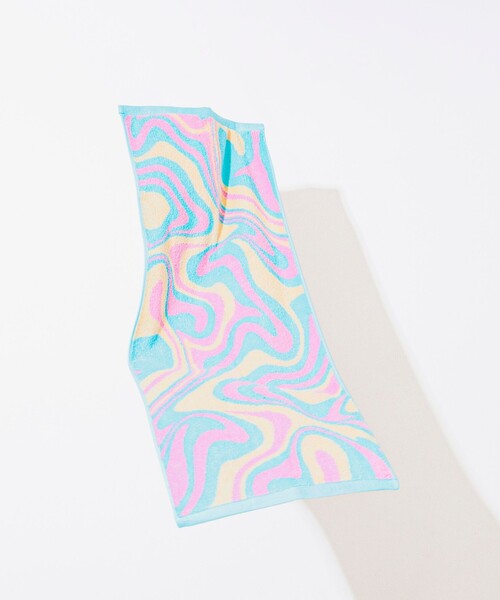 bpr BEAMS（ビーピーアール ビームス ）の「bPr BEAMS / マーブル フェイスタオル（タオル・メンズ・ピンク/グレー/グリーン・ONE SIZE）」の3枚目の写真