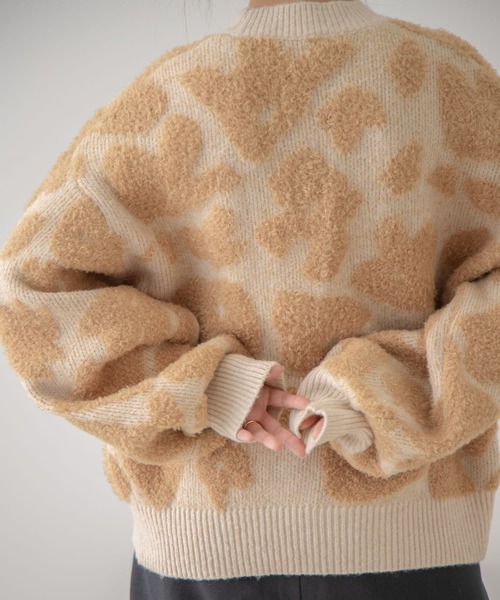 HEYUMM（ヘユム）の「クルーネックフラワージャガードセーター（ニット/セーター・レディース・ベージュ系その他/ブルー系その他/グレー系その他・ONE）」の11枚目の写真