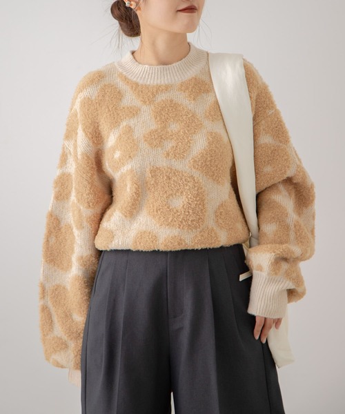 HEYUMM（ヘユム）の「クルーネックフラワージャガードセーター（ニット/セーター・レディース・ベージュ系その他/ブルー系その他/グレー系その他・ONE）」の12枚目の写真