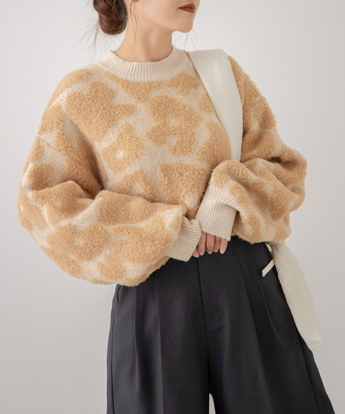 HEYUMM（ヘユム）の「クルーネックフラワージャガードセーター（ニット/セーター・レディース・ベージュ系その他/ブルー系その他/グレー系その他・ONE）」の13枚目の写真