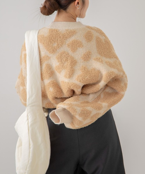 HEYUMM（ヘユム）の「クルーネックフラワージャガードセーター（ニット/セーター・レディース・ベージュ系その他/ブルー系その他/グレー系その他・ONE）」の16枚目の写真