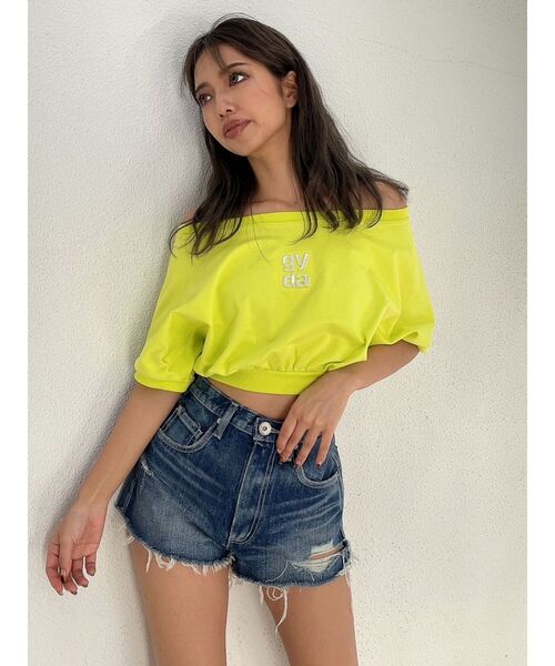 GYDA（ジェイダ）の「Square gyda エンボス オフショル トップス（Tシャツ/カットソー・レディース・オフホワイト/イエロー/ブラック・FREE）」の7枚目の写真