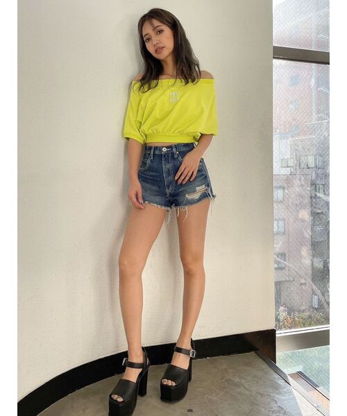 GYDA（ジェイダ）の「Square gyda エンボス オフショル トップス（Tシャツ/カットソー・レディース・オフホワイト/イエロー/ブラック・FREE）」の9枚目の写真