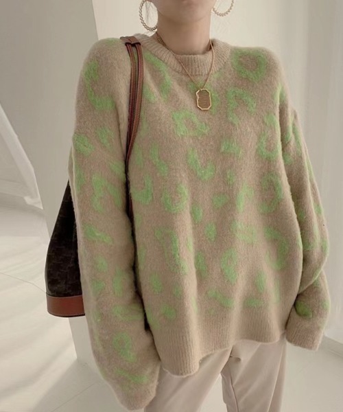LAC-VERT（ラック・ヴェール）の「レオパード/アニマル柄起毛ニット（ニット/セーター・レディース・ベージュ/カーキ/イエロー/ブラック・FREE）」の3枚目の写真