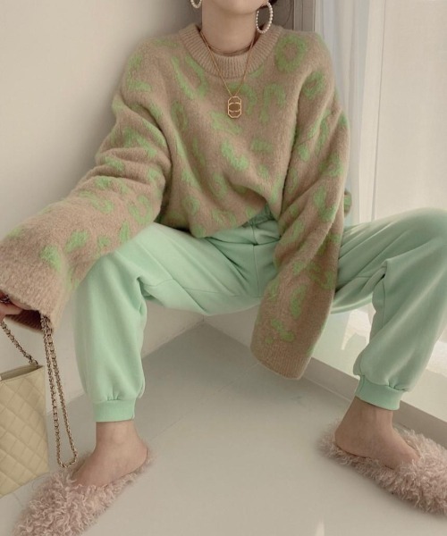 LAC-VERT（ラック・ヴェール）の「レオパード/アニマル柄起毛ニット（ニット/セーター・レディース・ベージュ/カーキ/イエロー/ブラック・FREE）」の7枚目の写真