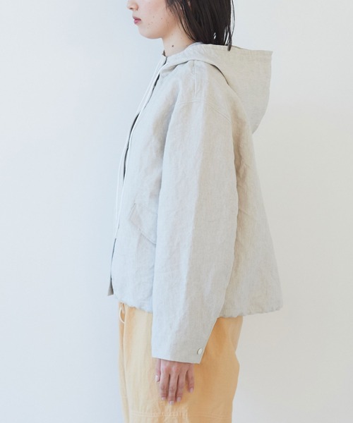 専用★ほぼ新品✨yuni ●リネン和紙 高密度ウェザー　ブルゾン　フード付 yuni（ユニ ）の「○リネン和紙 高密度ウェザー ブルゾン