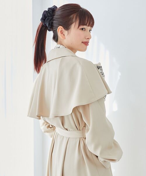 MAJESTIC LEGON（マジェスティックレゴン）の「【WEB限定XSサイズあり】ケープロングトレンチコート（トレンチコート・レディース・ベージュ/ブルー/アイボリー・X-SMALL/SMALL/MEDIUM）」の9枚目の写真