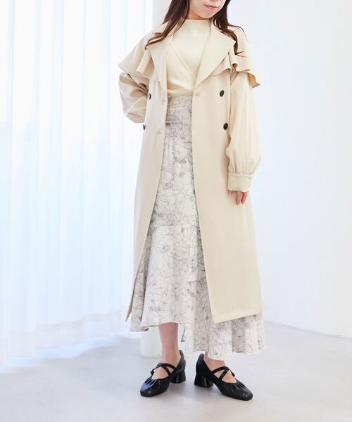 MAJESTIC LEGON（マジェスティックレゴン）の「【WEB限定XSサイズあり】ケープロングトレンチコート（トレンチコート・レディース・ベージュ/ブルー/アイボリー・X-SMALL/SMALL/MEDIUM）」の12枚目の写真