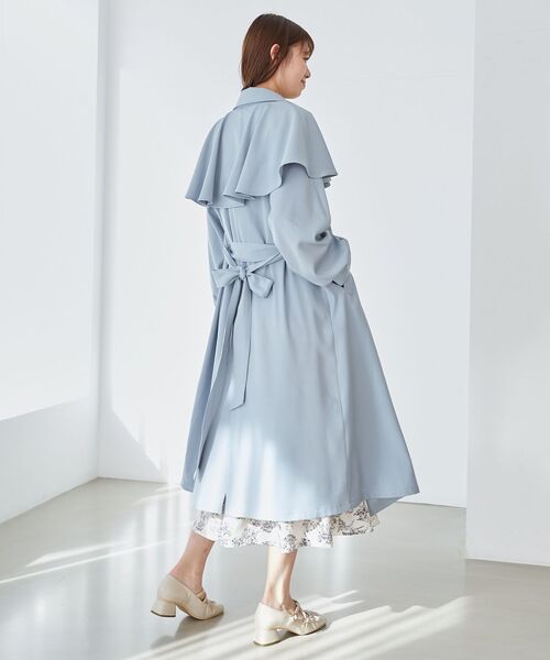 MAJESTIC LEGON（マジェスティックレゴン）の「【WEB限定XSサイズあり】ケープロングトレンチコート（トレンチコート・レディース・ベージュ/ブルー/アイボリー・X-SMALL/SMALL/MEDIUM）」の22枚目の写真