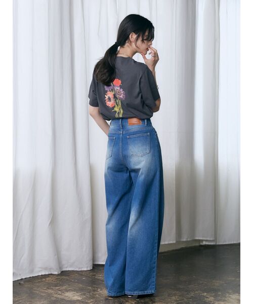 MURUA（ムルーア）の「【WEB限定】Beautiful flower Tシャツ（Tシャツ/カットソー・レディース・グレー/ブルー/ホワイト/ピンク・FREE）」の5枚目の写真