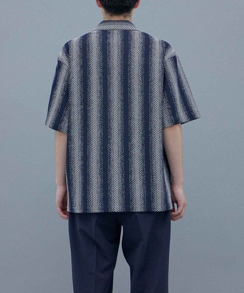 UNITED TOKYO（ユナイテッドトウキョウ）の「ラッセルアソートオープンカラーシャツ（シャツ/ブラウス・メンズ・ベージュ/ネイビー・1/2）」の9枚目の写真