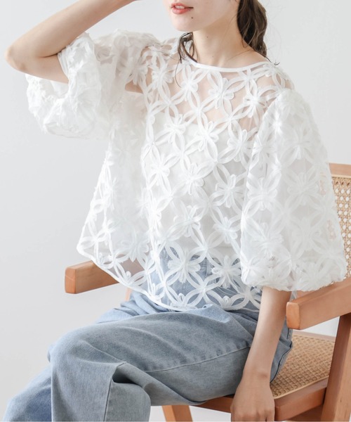 La-gemme(ラジェム)の「2way花柄シアートップス(シャツ/ブラウス・レディース・ブラック/ホワイト・フリー)」の7枚目の写真