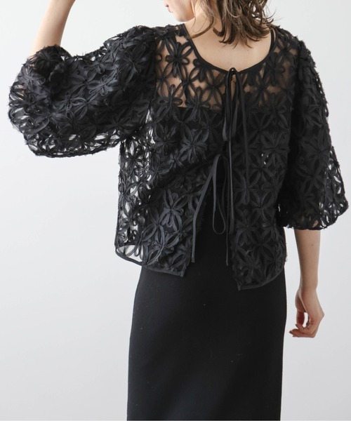 La-gemme(ラジェム)の「2way花柄シアートップス(シャツ/ブラウス・レディース・ブラック/ホワイト・フリー)」の12枚目の写真