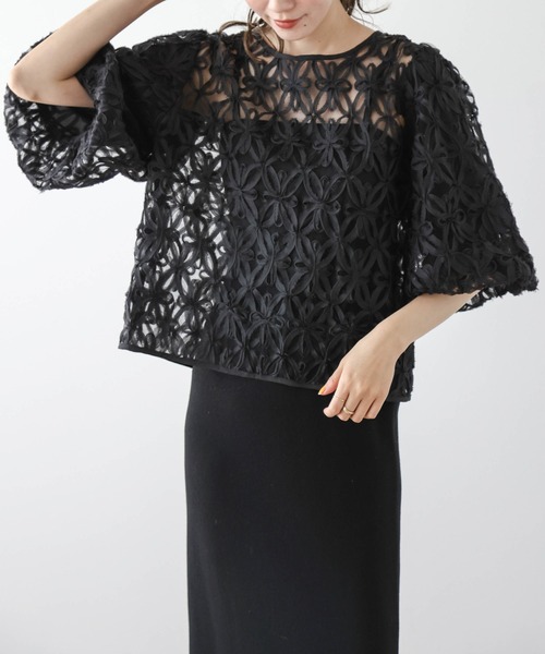La-gemme(ラジェム)の「2way花柄シアートップス(シャツ/ブラウス・レディース・ブラック/ホワイト・フリー)」の13枚目の写真
