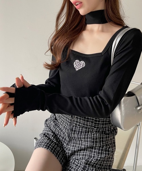 Ada.(エイダ)の「タイ付き ハート ローズ 刺繍 スクエアネック バレエコア トップス(Tシャツ/カットソー・レディース・ピンク/オフホワイト/ブラック・FREE)」の5枚目の写真