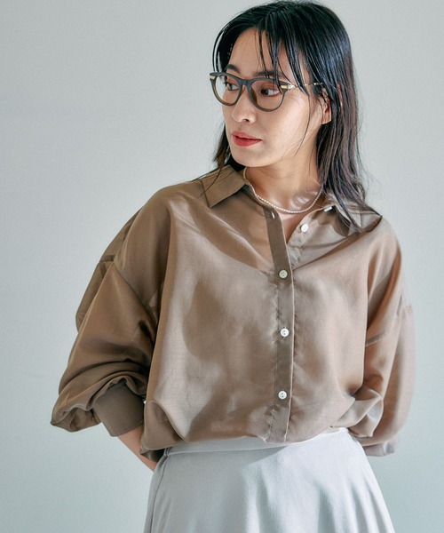 Elura（エルーラ）の「アイロンいらずセミシアシャツ/135291（シャツ/ブラウス・レディース・ブラウン系その他/ブルー/ネイビー・LARGE/MEDIUM）」の2枚目の写真