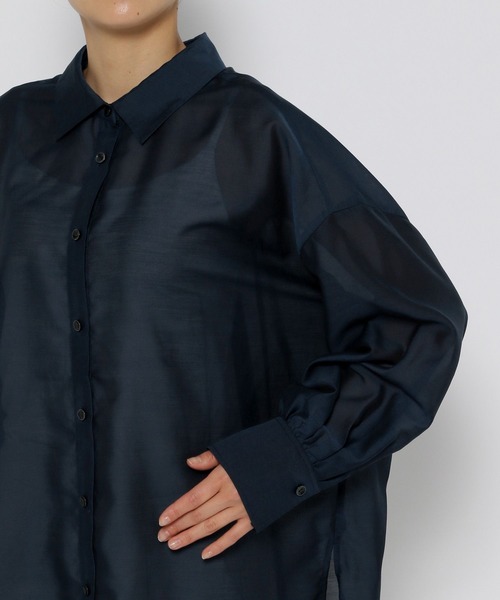 Elura（エルーラ）の「アイロンいらずセミシアシャツ/135291（シャツ/ブラウス・レディース・ブラウン系その他/ブルー/ネイビー・LARGE/MEDIUM）」の20枚目の写真