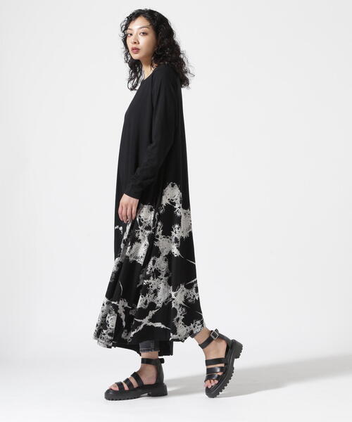 KMRii（ケムリ）の「KMRii/ケムリ/Cross ×Magnolia AsymmeMaxi OP/クロス×マグノリア アシメマキシワンピース（ワンピース・レディース・ブラック・1）」の2枚目の写真
