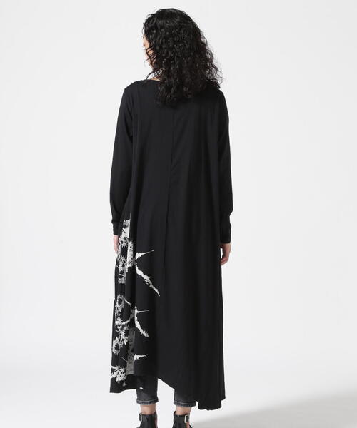 KMRii（ケムリ）の「KMRii/ケムリ/Cross ×Magnolia AsymmeMaxi OP/クロス×マグノリア アシメマキシワンピース（ワンピース・レディース・ブラック・1）」の5枚目の写真