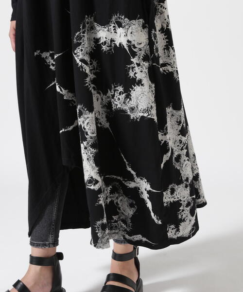 KMRii（ケムリ）の「KMRii/ケムリ/Cross ×Magnolia AsymmeMaxi OP/クロス×マグノリア アシメマキシワンピース（ワンピース・レディース・ブラック・1）」の10枚目の写真