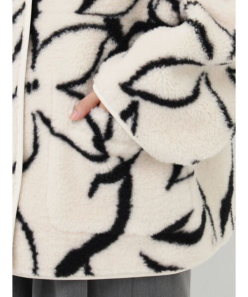 LAGUNAMOON（ラグナムーン）の「リバーシブルボアプリントブルゾン（ブルゾン・レディース・アイボリー・FREE）」の18枚目の写真