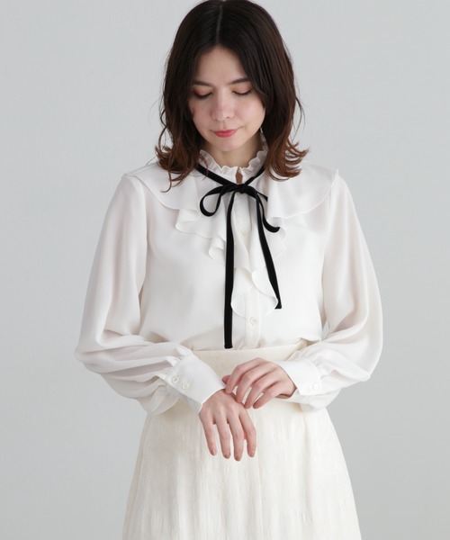 JILL STUART(ジルスチュアート)の「◆ジョーゼットフリルカラーブラウス(シャツ/ブラウス・レディース・ホワイト/ピンク・MEDIUM/SMALL)」の1枚目の写真