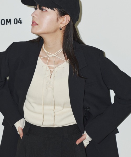 Auntie Rosa Holiday(アンティローザホリデー)の「サーマルレースアッププルオーバー / 前後2WAY(Tシャツ/カットソー・レディース・オフホワイト/ブラック・FREE)」の1枚目の写真