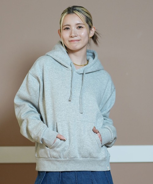 ムラサキスポーツ(ムラサキスポーツ)の「RIKKA FEMME/リッカファム パーカー ショート丈パーカー RF24FW24(パーカー・レディース・オレンジ/グレー/オフホワイト・FREE)」の9枚目の写真