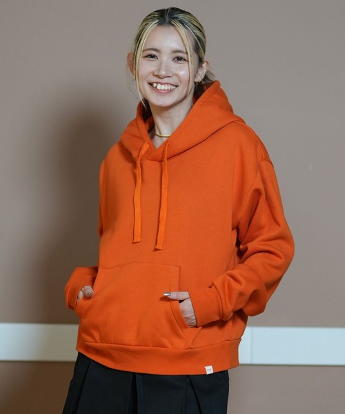 ムラサキスポーツ(ムラサキスポーツ)の「RIKKA FEMME/リッカファム パーカー ショート丈パーカー RF24FW24(パーカー・レディース・オレンジ/グレー/オフホワイト・FREE)」の16枚目の写真