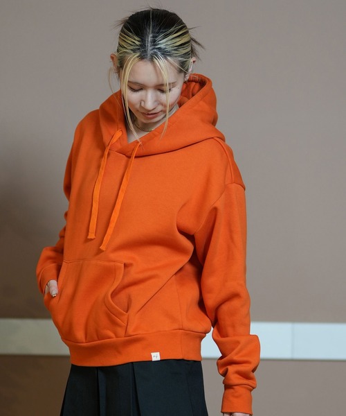 ムラサキスポーツ(ムラサキスポーツ)の「RIKKA FEMME/リッカファム パーカー ショート丈パーカー RF24FW24(パーカー・レディース・オレンジ/グレー/オフホワイト・FREE)」の17枚目の写真