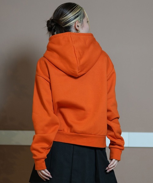 ムラサキスポーツ(ムラサキスポーツ)の「RIKKA FEMME/リッカファム パーカー ショート丈パーカー RF24FW24(パーカー・レディース・オレンジ/グレー/オフホワイト・FREE)」の18枚目の写真