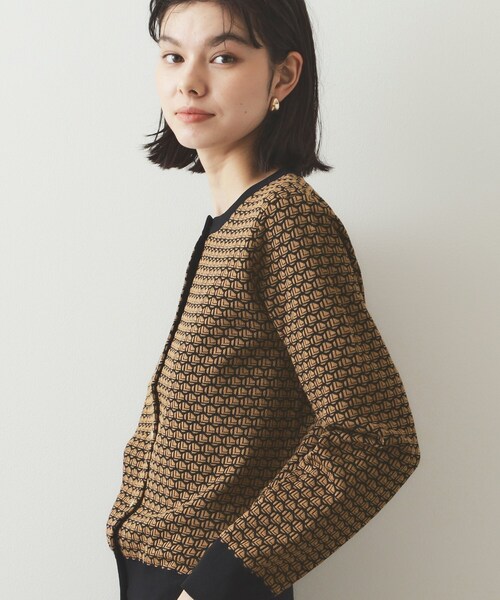 OPAQUE.CLIP（オペークドットクリップ）の「◆幾何学柄ジャカード ニットカーディガン【洗濯機洗い可/抗ピル】（カーディガン/ボレロ・レディース・キャメル/ホワイト系1・40/38/42）」の3枚目の写真