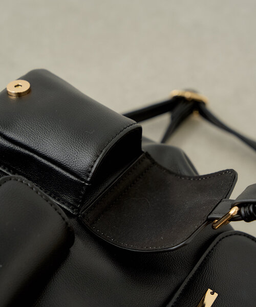 Chico（チコ）の「【500mlペットボトル収納可】2ポケットバックパック（バックパック/リュック・レディース・ブラック/ブラウン/アイボリー・FREE）」の6枚目の写真