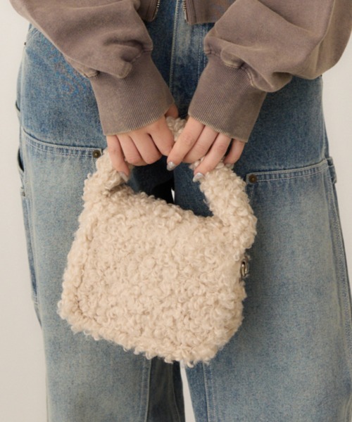 RODEO CROWNS WIDE BOWL(ロデオクラウンズワイドボウル)の「フェイクファーミニバッグ(ショルダーバッグ・レディース・ピンク/グリーン/アイボリー・FREE)」の2枚目の写真