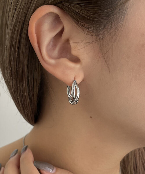 CAPRICIEUX LE'MAGE（カプリシューレマージュ）の「〈GOLDY/ゴールディ〉ツイストフープピアス（ピアス（両耳用）・レディース・ゴールド/シルバー・FREE）」の4枚目の写真