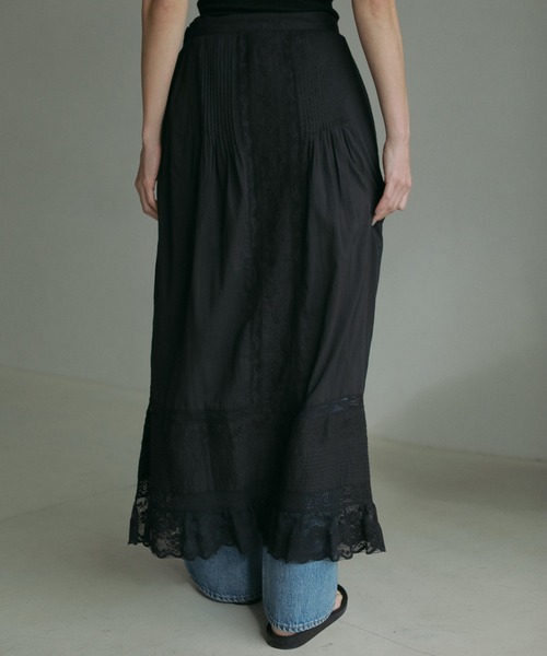 anuke（アンヌーク）の「Tuck Lace Skirt（スカート・レディース・ホワイト/ブラック・FREE）」の7枚目の写真