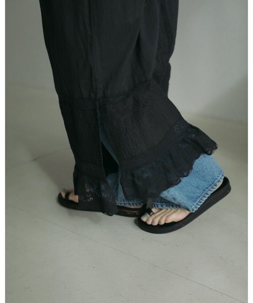 anuke（アンヌーク）の「Tuck Lace Skirt（スカート・レディース・ホワイト/ブラック・FREE）」の8枚目の写真