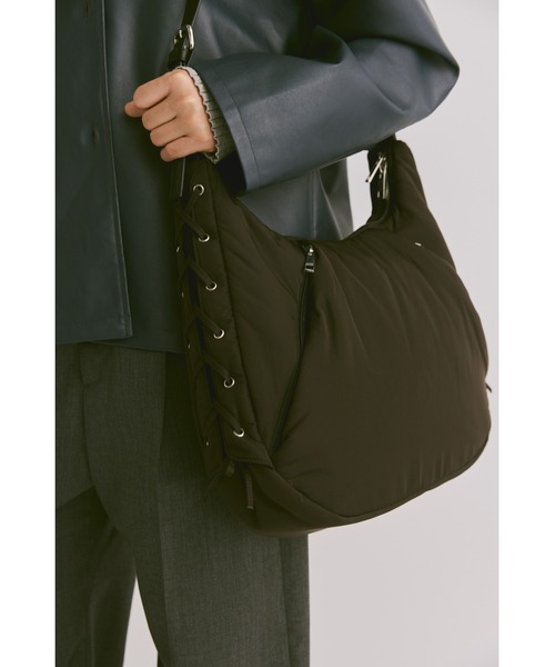 un/neu（アンノイ）の「レースアップパテッドラウンドショルダー（ショルダーバッグ・レディース・ブラウン/ブラック/アイボリー・FREE）」の14枚目の写真