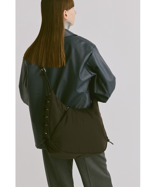 un/neu（アンノイ）の「レースアップパテッドラウンドショルダー（ショルダーバッグ・レディース・ブラウン/ブラック/アイボリー・FREE）」の12枚目の写真