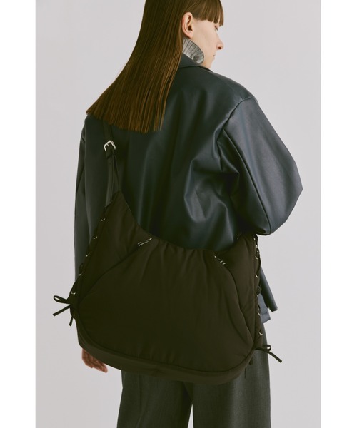 un/neu（アンノイ）の「レースアップパテッドラウンドショルダー（ショルダーバッグ・レディース・ブラウン/ブラック/アイボリー・FREE）」の13枚目の写真