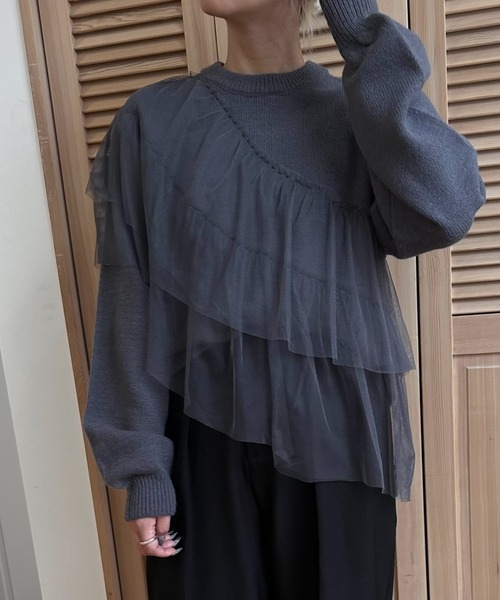 I_am(アイアム)の「asymmetry tulle docking knit / アシンメトリーチュールドッキングニット(ニット/セーター・レディース・チャコール/ブラック/アイボリー・FREE)」の3枚目の写真